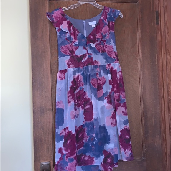Ann Taylor Dresses & Skirts - Ann Taylor LOFT floral dress size 6 -like new!